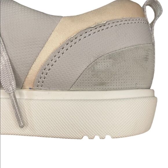 Cloudsteppers by Clarks ~ Lt grey with ivory accents ~ size 7 - Picture 10 of 14